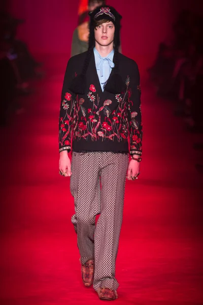 Look 34